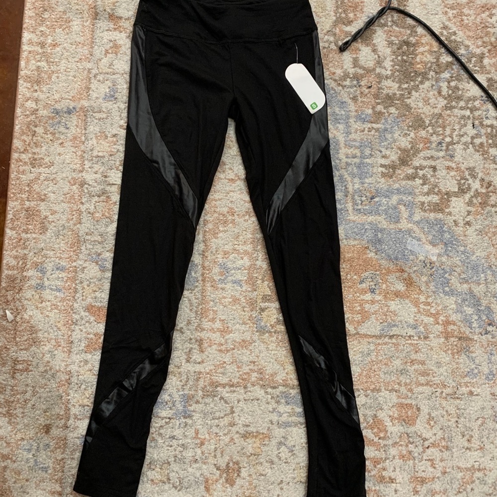 Black leggings with pleather detail
